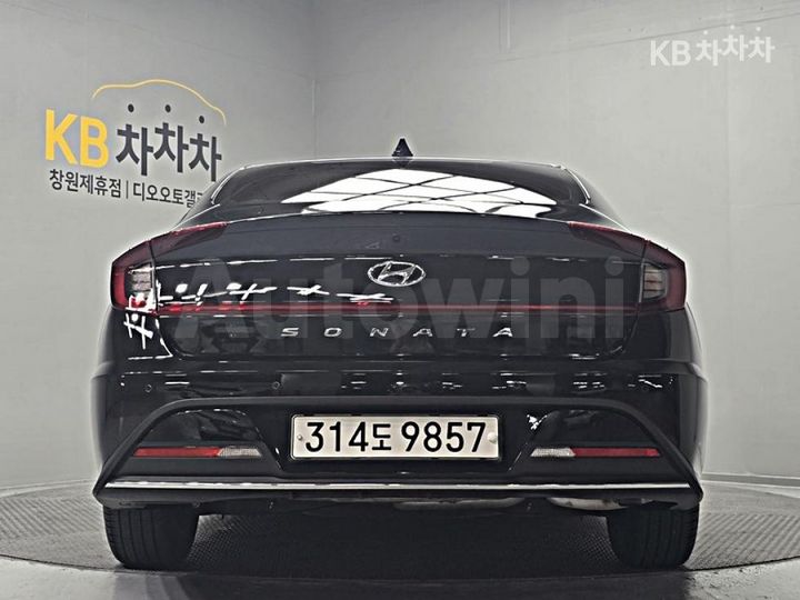 Hyundai Sonata 2023 — 4
