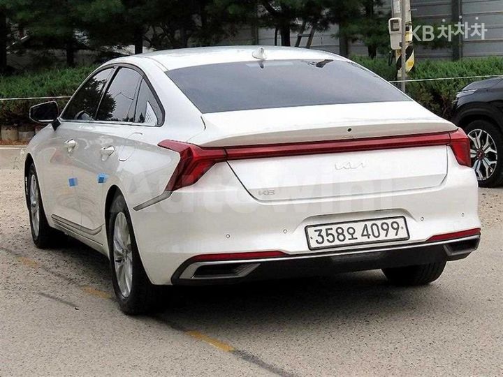Kia K8 2023 KNAM141FBPA055553 — 3