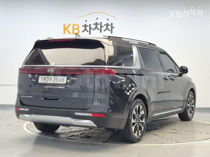 Kia Carnival 2021 KNANE81BBMS128762 — 3