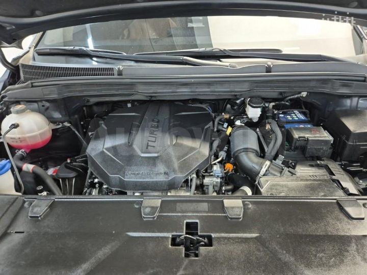 Kia Carnival 2021 KNANE81BBMS128762 — 5
