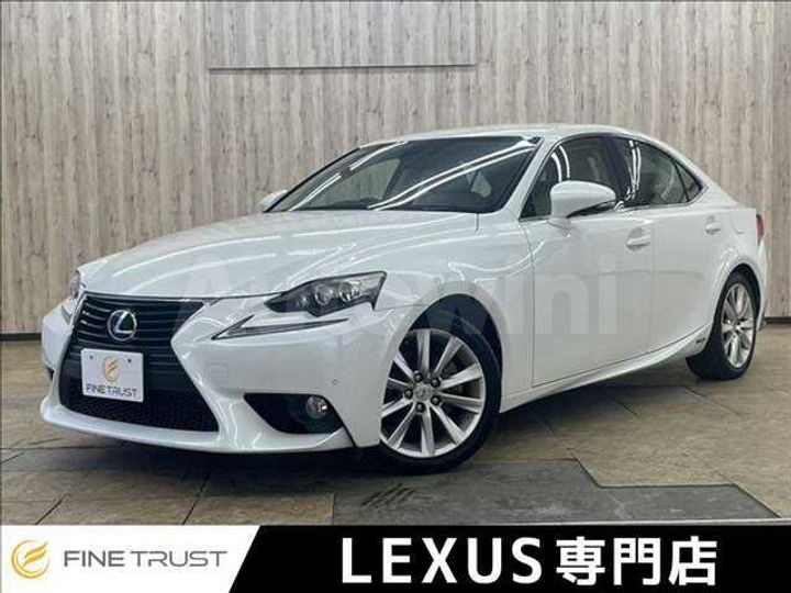 Lexus IS