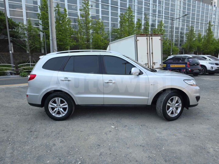 Hyundai SantaFe 2011 KMHSJ81UBBU754812 — 4