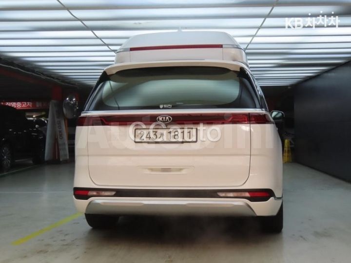 Kia Carnival 2021 KNANE81BBMS062263 — 4
