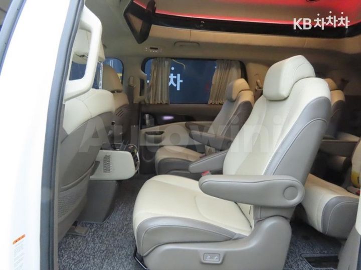 Kia Carnival 2021 KNANE81BBMS062263 — 5