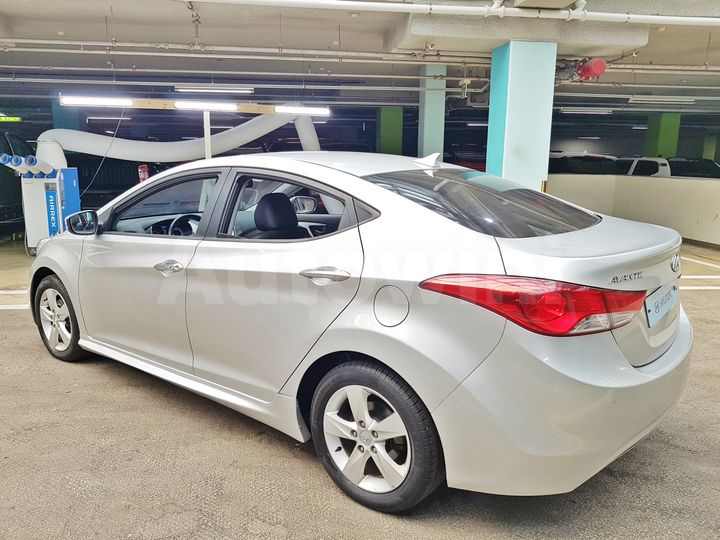 Hyundai Avante 2012 — 5