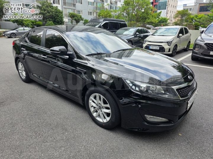 Kia K5 2012 KNAGN419BDA302553 — 3