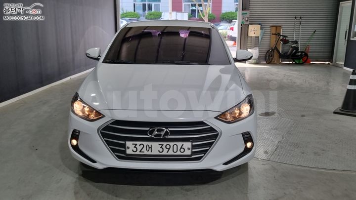 Hyundai Avante 2018 — 3
