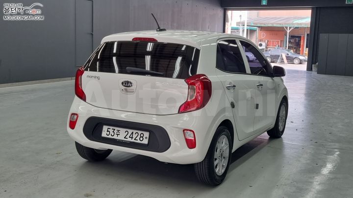 Kia Morning 2018 KNAB3511BJT241754 — 2