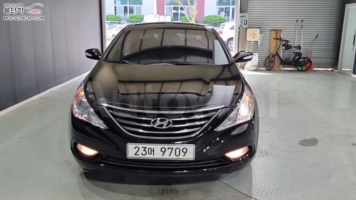 Hyundai Sonata 2011 KMHEC41BBBA335282 — 3