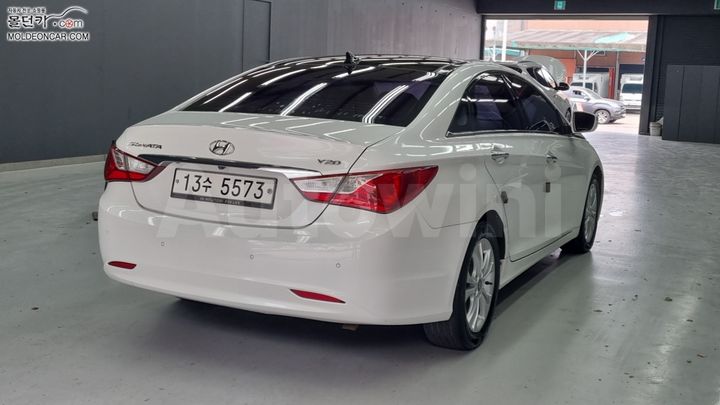 Hyundai Sonata 2011 — 2