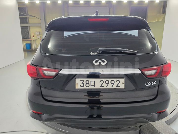 Infiniti QX