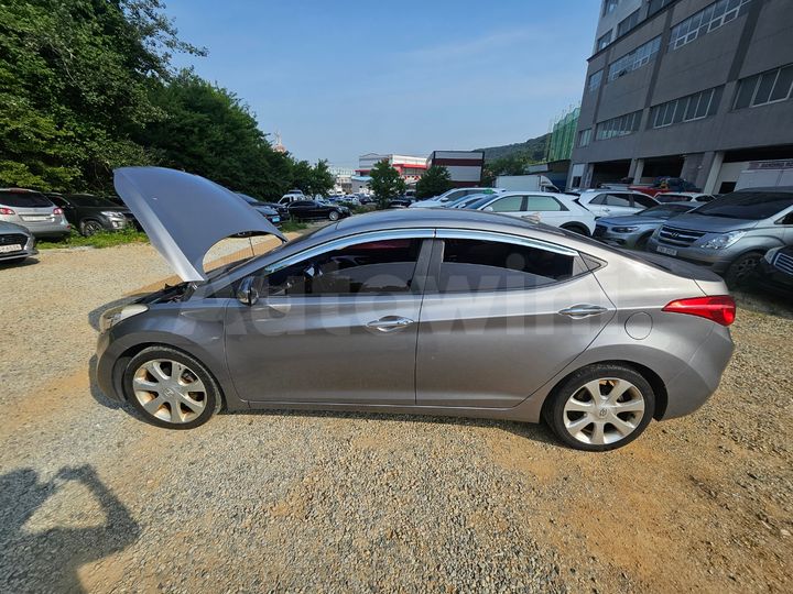 Hyundai Avante 2012 — 2