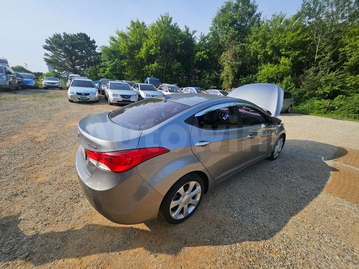 Hyundai Avante 2012 — 5