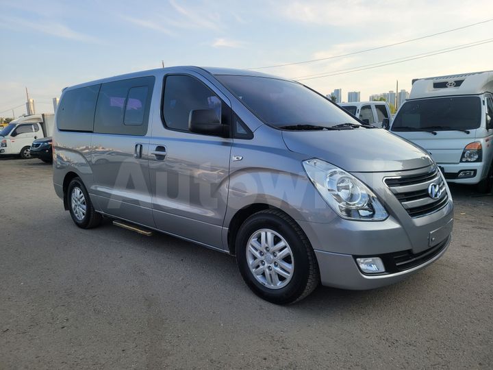 Hyundai Starex 2018 — 2