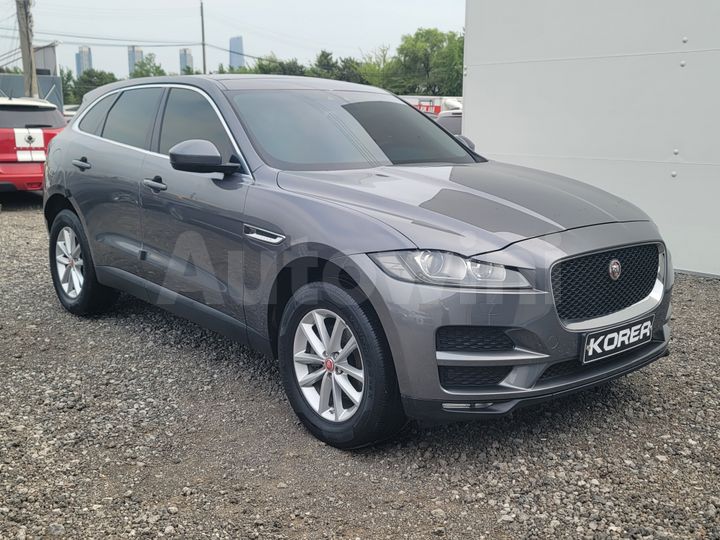 Jaguar F PACE