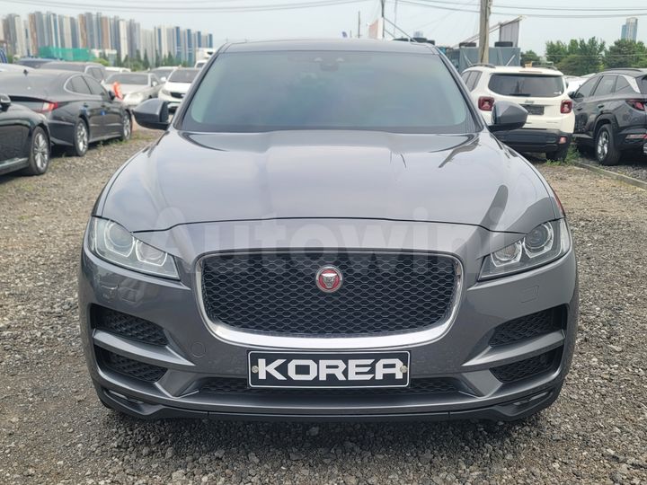 Jaguar F PACE