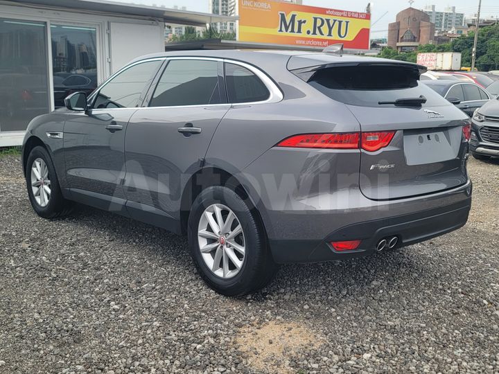 Jaguar F PACE