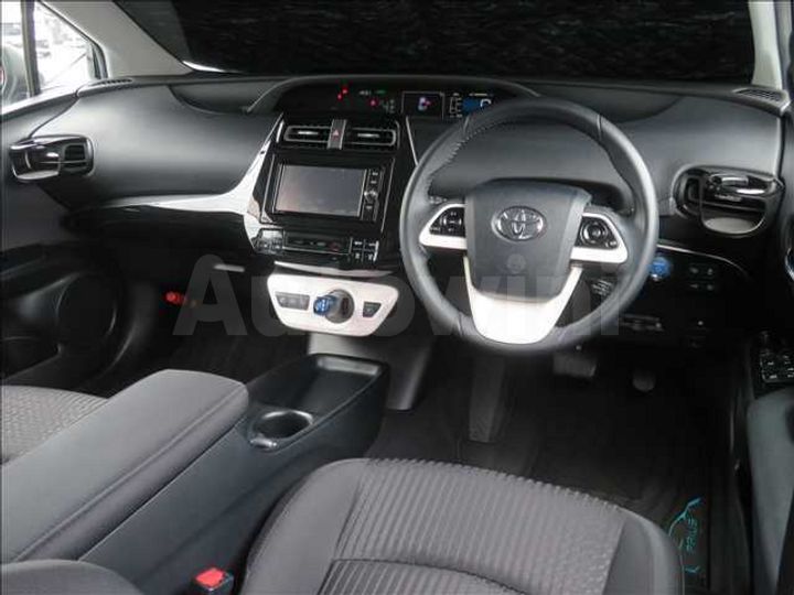 Toyota Prius 2017 — 2