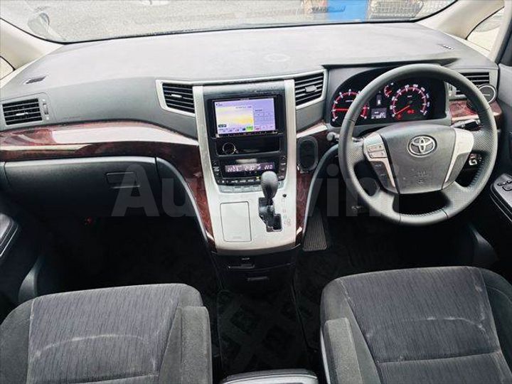 Toyota Vellfire 2013 — 3