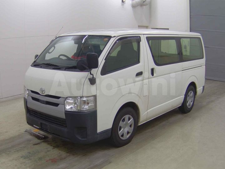 Toyota Hiace 2020 — 2