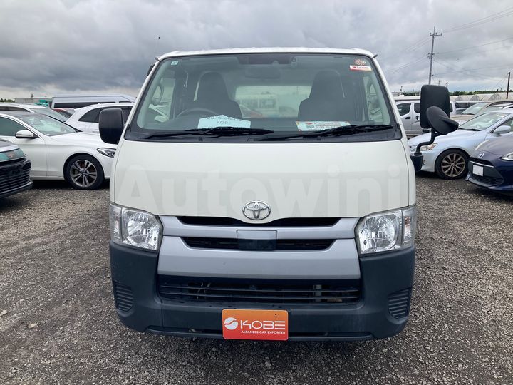 Toyota Hiace 2020 — 5