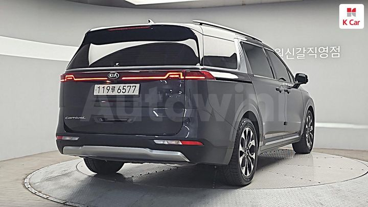 Kia Carnival 2021 KNANE81BBMS089856 — 4