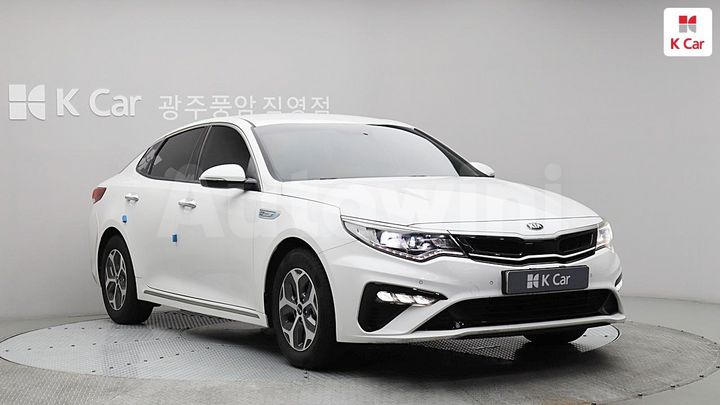 Kia K5 2019 KNAGT41EBKA031793 — 3