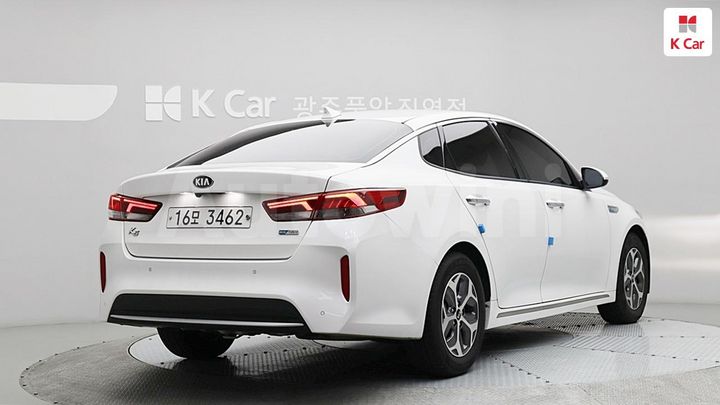 Kia K5 2019 KNAGT41EBKA031793 — 4