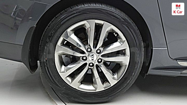 Kia Carnival 2018 KNAMC81ABJS390153 — 2
