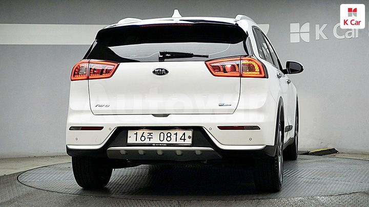 Kia Niro 2017 — 2