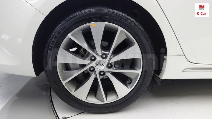 Kia K5 2018 KNAGS411BJA223799 — 2