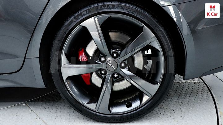Genesis G70 2019 KMTG341ADKU036775 — 3