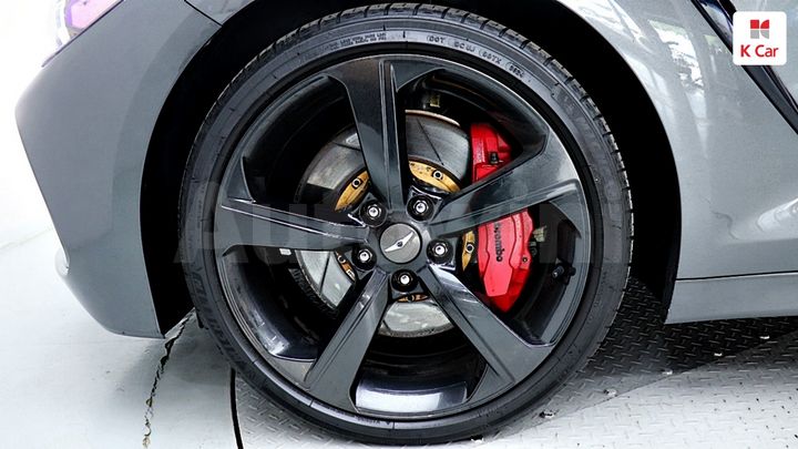 Genesis G70 2019 KMTG341ADKU036775 — 4