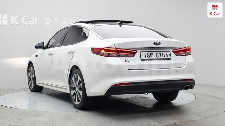 Kia K5 2017 — 2