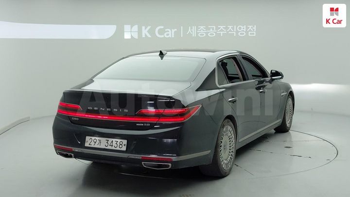 Genesis G90 2019 KMHG241DDKU067528 — 2