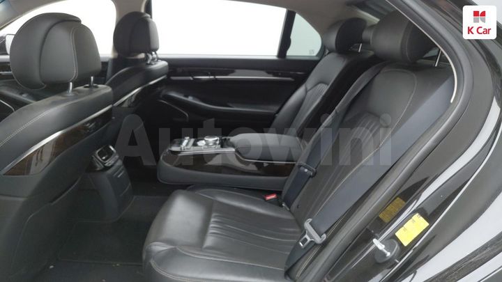 Genesis G90 2019 KMHG241DDKU067528 — 5