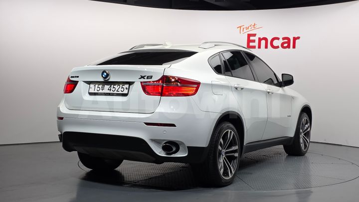 BMW X6 2011 — 2