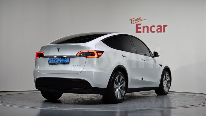 Tesla Model Y 2022 — 2