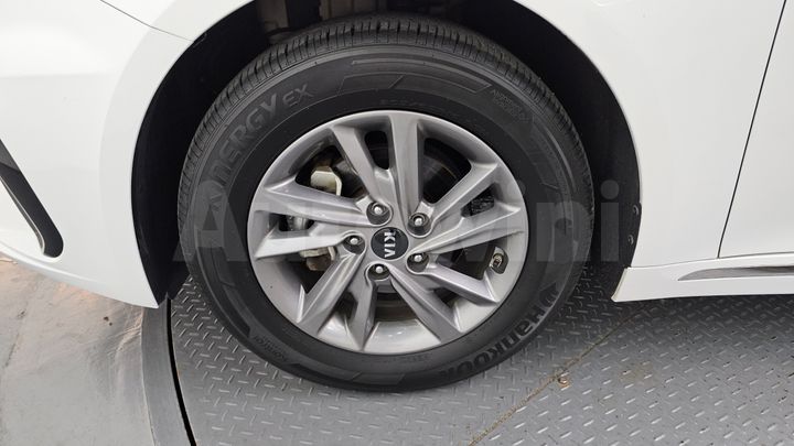 Kia K5 2020 — 5