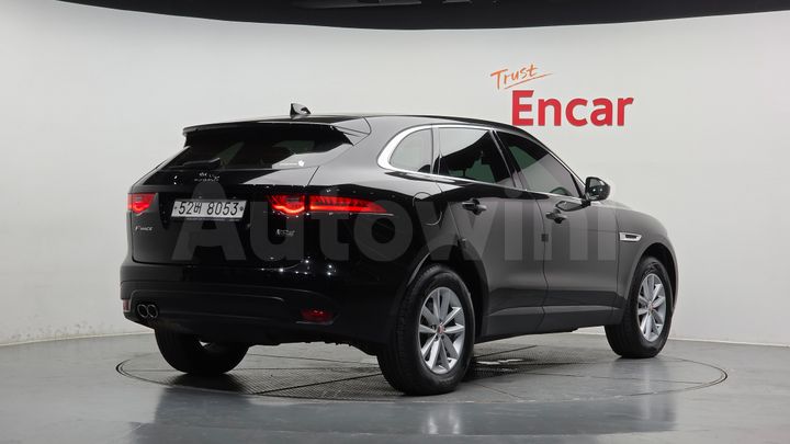 Jaguar F PACE