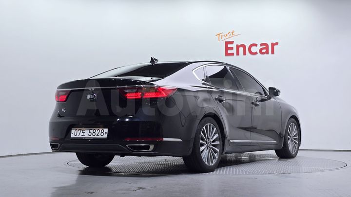 Kia K7 2018 — 2