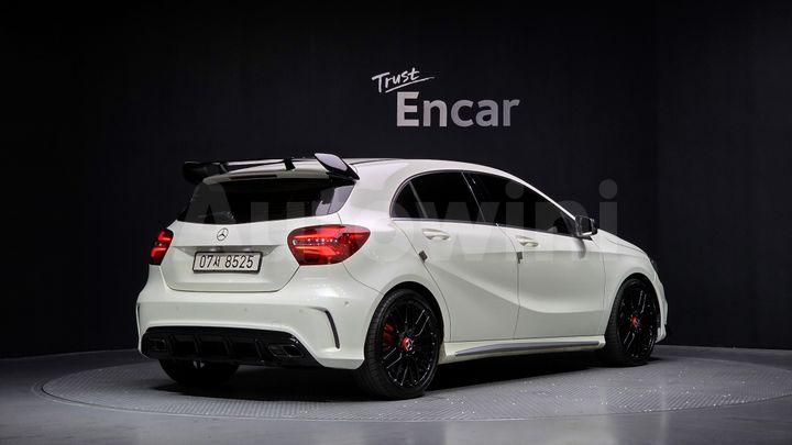 Mercedes-Benz A Class 2017 — 2