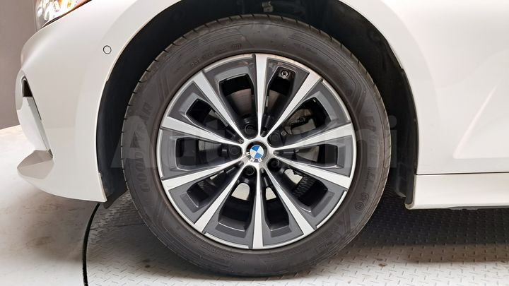 BMW 3 Series 2024 — 5