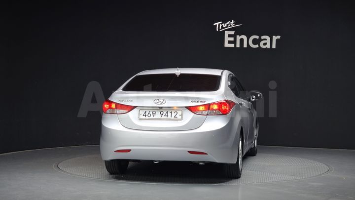 Hyundai Avante 2011 — 4