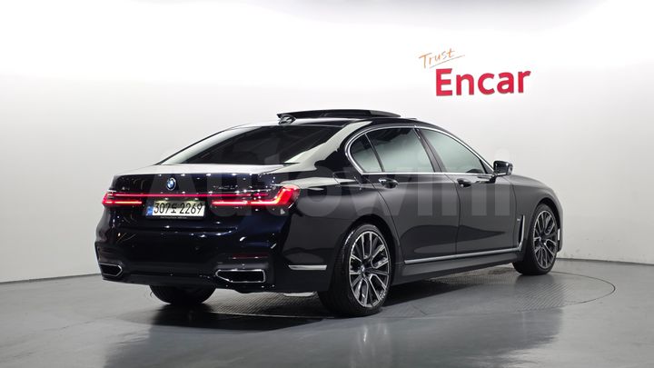 BMW 7 Series 2021 — 2