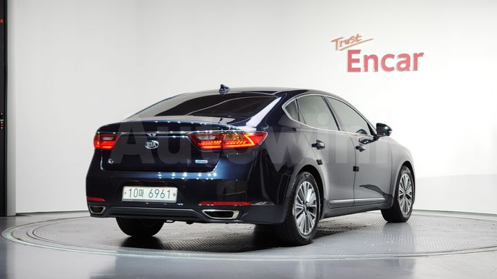 Kia K7 2018 — 2