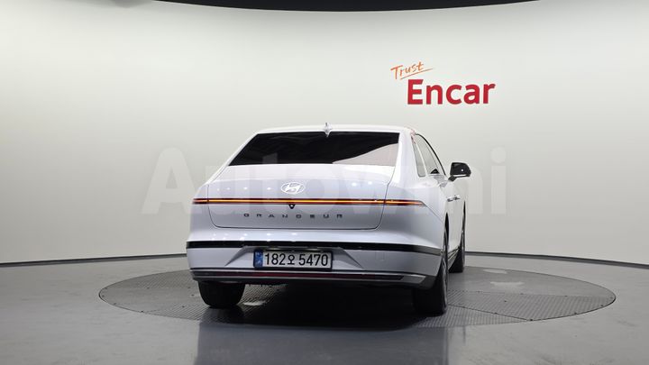 Hyundai Grandeur 2026 — 4