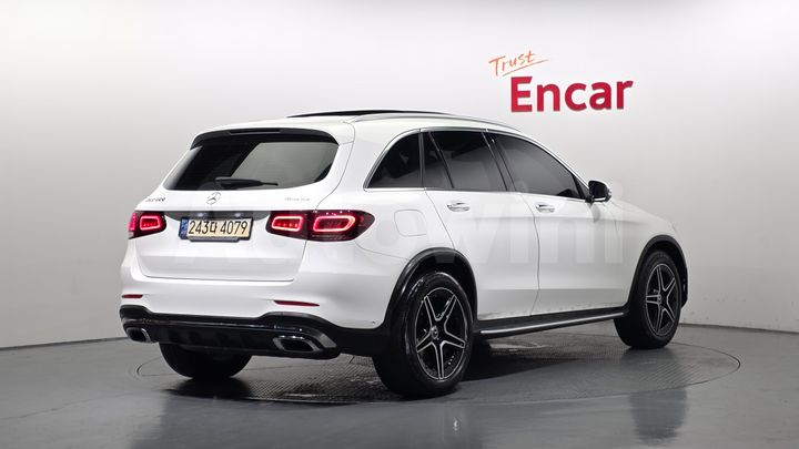 Mercedes-Benz GLC Class 2022 — 2
