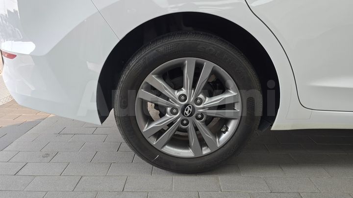 Hyundai Avante 2017 — 5