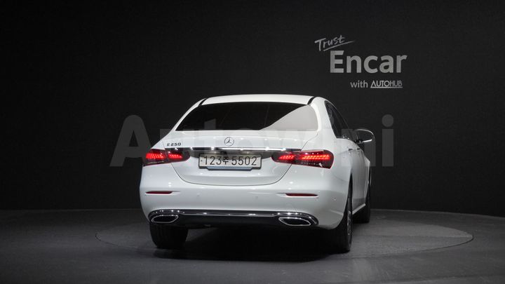 Mercedes Benz E Class 2023 — 4